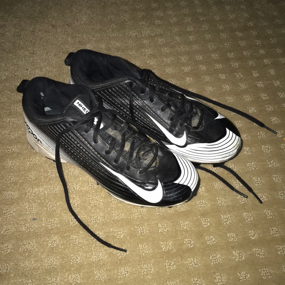 Nike softball cleats